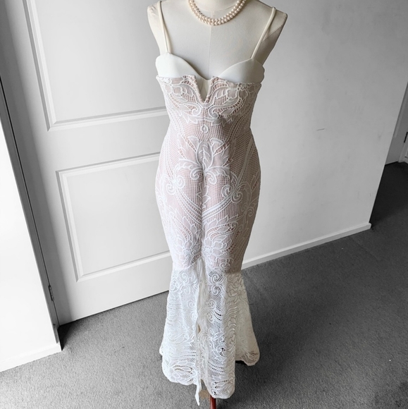 Sheike Dresses & Skirts - Do not buy Sheike lunar lace gown maxi dress white Sze 8 floral strappy RRP$400